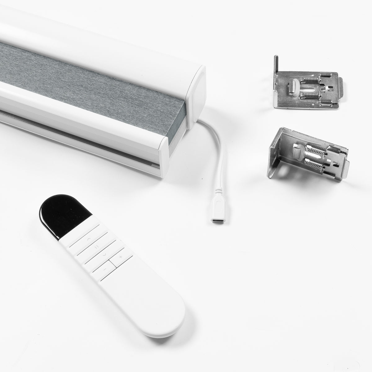 Sulugood New Arrival Premium Cell In Cell Motorized Standard Honeycomb Blinds motorized control remote and components.